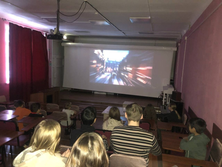 Вечер кино в нашей школе!.